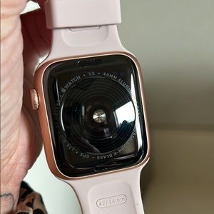 Apple Watch SE 44mm Aluminum & Ceramic Case
